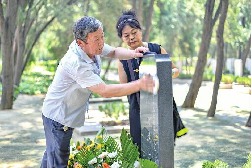 2192个日夜，他们带着思念选择坚强前行 张楠烈士父母：“他永远是我们的骄傲”