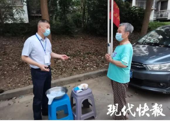 封控小区里私家车不锁、WiFi公开蹭!❗️❗️被这一幕暖到了