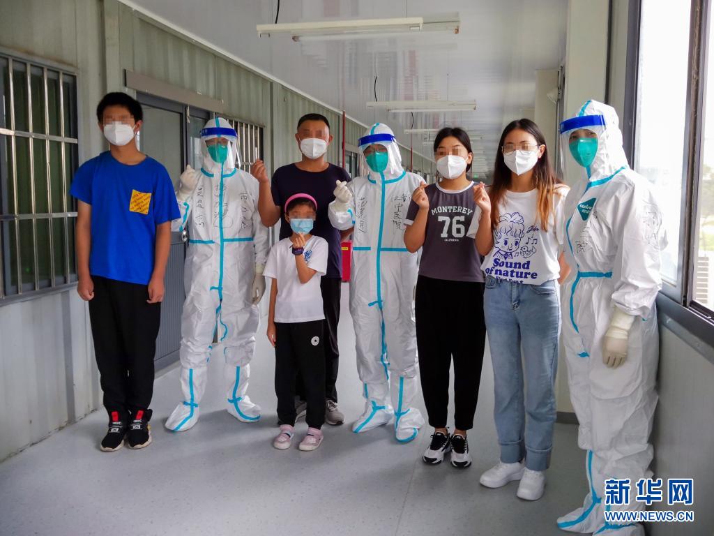 江苏扬州首批5名新冠肺炎治愈患者出院