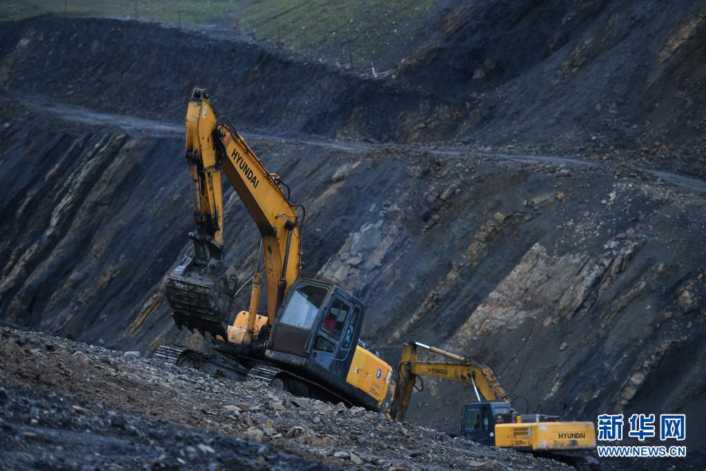 青海柴达尔煤矿将采取“打钻固结注浆”方式抢险救援