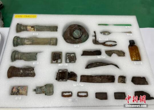 默哀鞠躬！山河已无恙，英雄请回家！