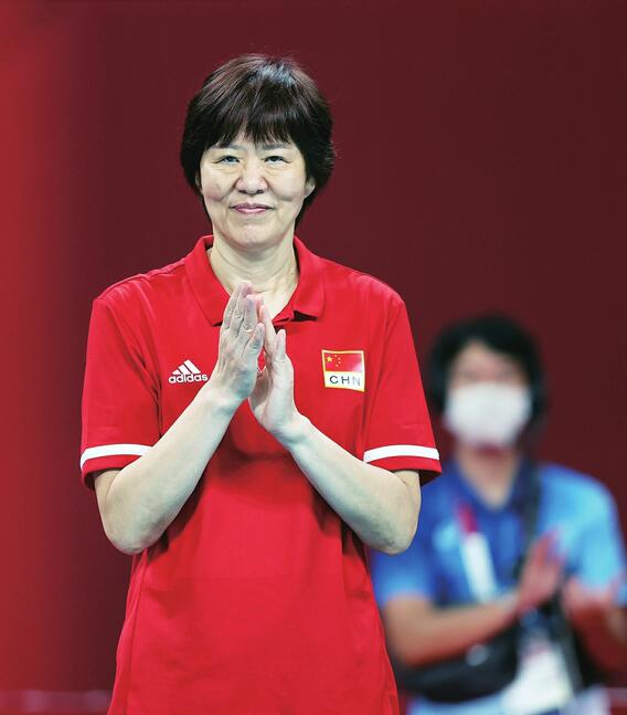 郎平卸任中国女排主教练 第一站是给老妈扫墓 告别沙场，终于可以休息了