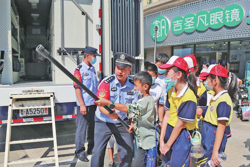 长清公安开门评警 让安全和满意看得见