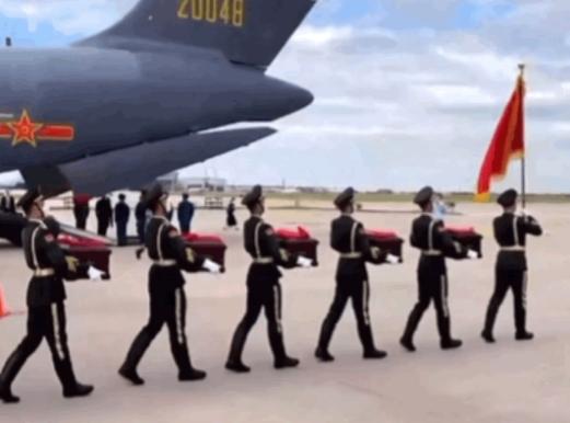 全程破防！不到2小时的航程，他们走了71年