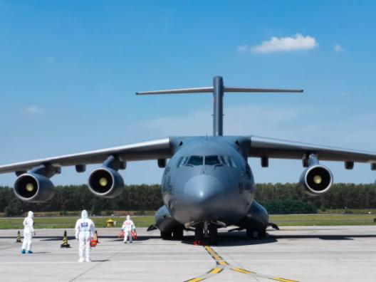 全程破防！不到2小时的航程，他们走了71年