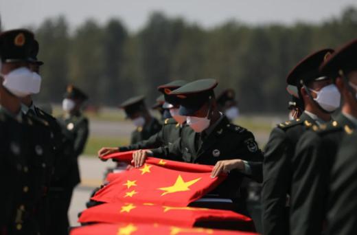 全程破防！不到2小时的航程，他们走了71年