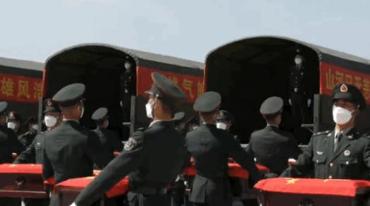 全程破防！不到2小时的航程，他们走了71年