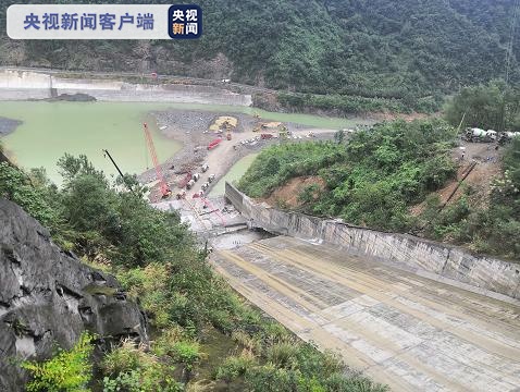 湖北鄂坪水电站局部垮塌沉陷 已转移群众5000余人