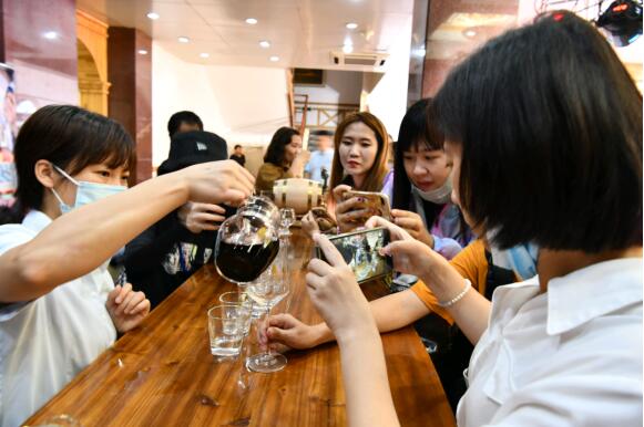 汉诺庄园：葡萄藤条串起中德友谊 产业融合打造中国白兰地第一酒庄