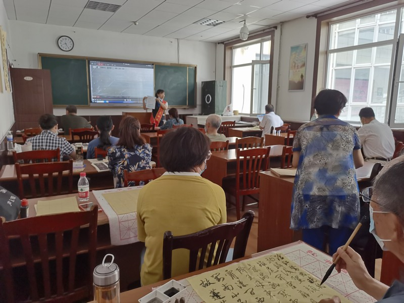 建行东营分行胜利支行:金融知识进万家 走进老年大学