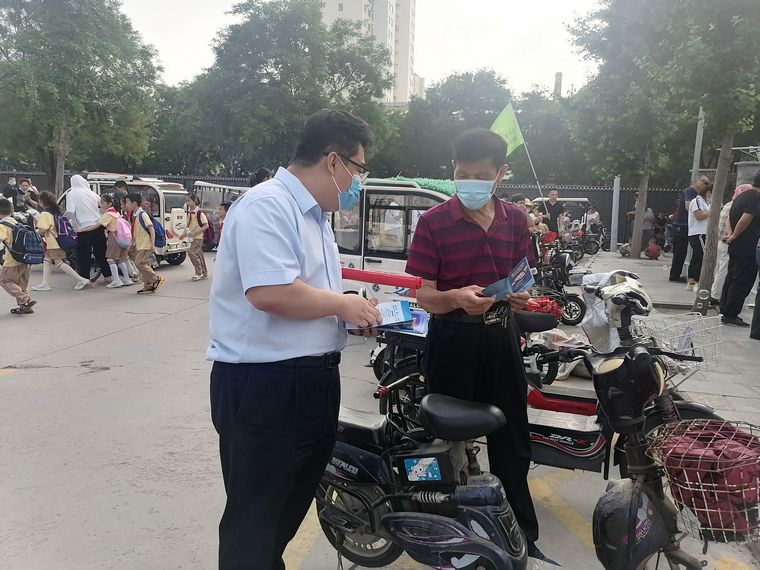 建行济宁分行济州支行：走进校园开展反假货币宣传活动