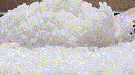 每到中秋节，泉水人家的金黄田野里尽是稻香……