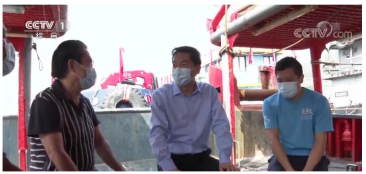 “落区聆听 同心同行”香港中联办走访各界民众