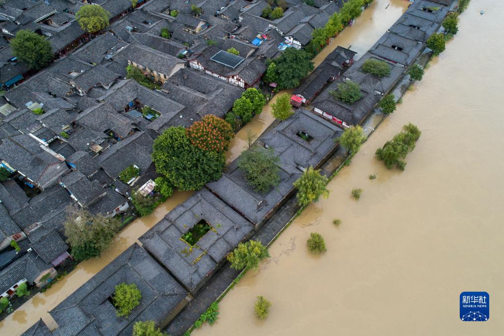 四川阆中启动I级防汛应急响应 3000余市民游客紧急疏散