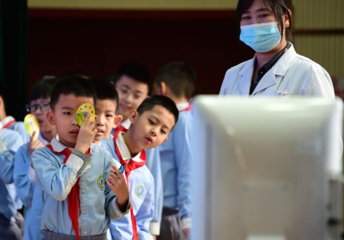 国家卫健委：中小学生视力筛查频率每学年不少于2次