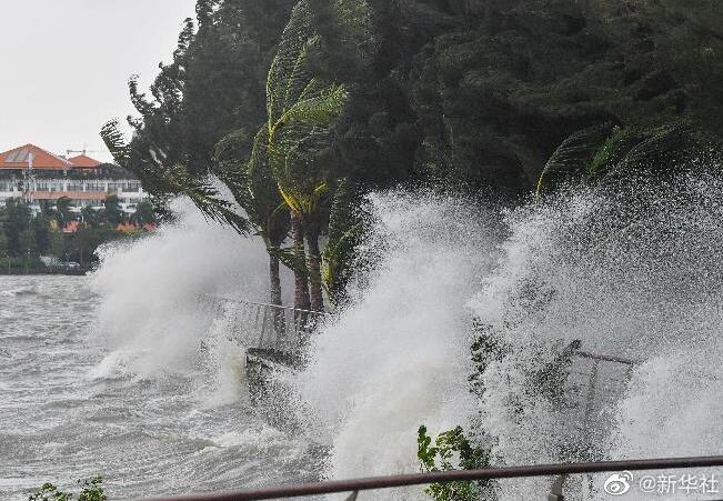 台风实时路径发布系统台风圆规登陆圆规裹挟暴雨来袭