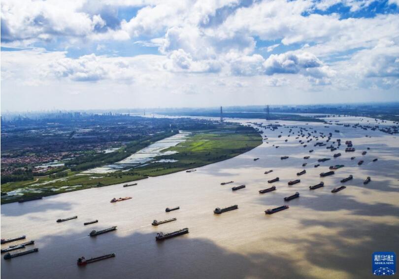 不可逆转的历史进程——从以习近平同志为核心的党中央引领新时代变革性实践看实现中华民族伟大复兴