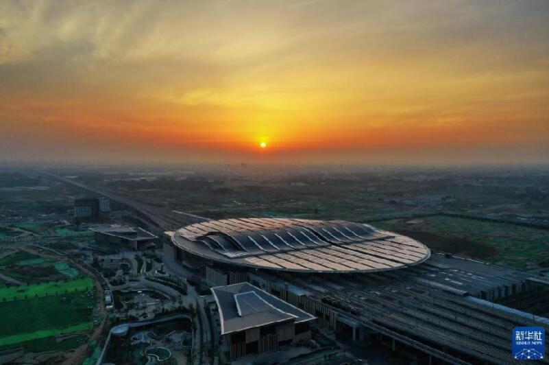 不可逆转的历史进程——从以习近平同志为核心的党中央引领新时代变革性实践看实现中华民族伟大复兴