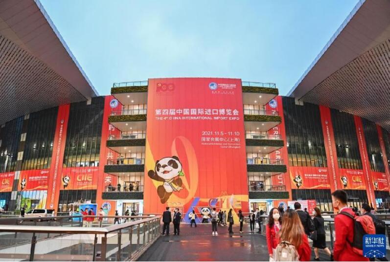 不可逆转的历史进程——从以习近平同志为核心的党中央引领新时代变革性实践看实现中华民族伟大复兴