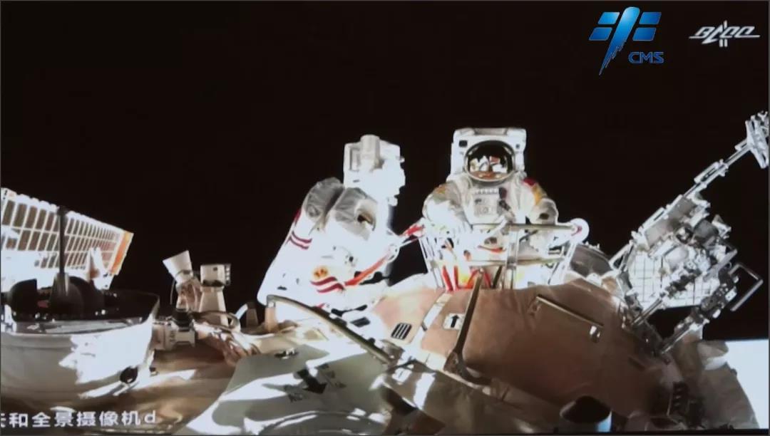 出舱的背后：天上的每一个动作，地面都要反复模拟