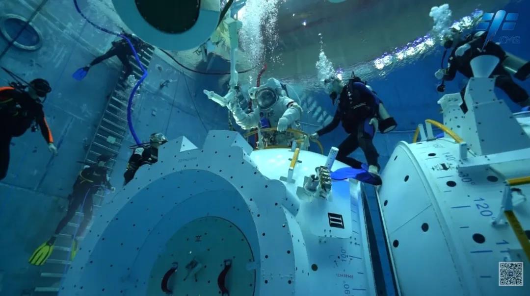 出舱的背后：天上的每一个动作，地面都要反复模拟