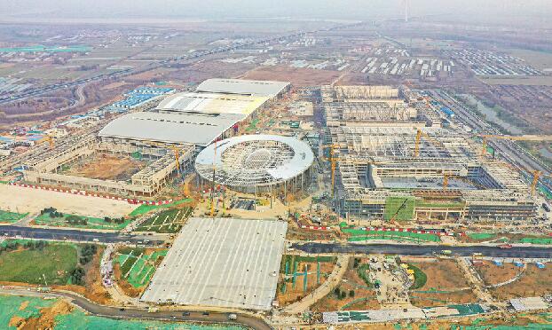 绿地国博城会展中心加快建设，首批6个场馆月底将建成