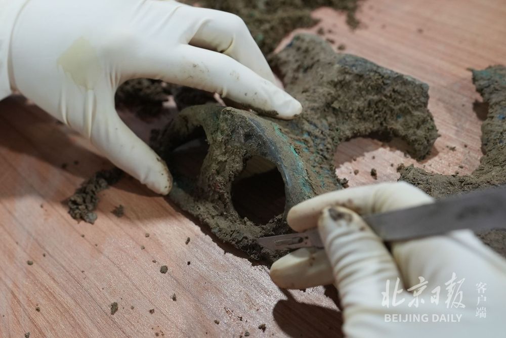 西周大墓考古新发现！铜簋盖身混淆一错3000年