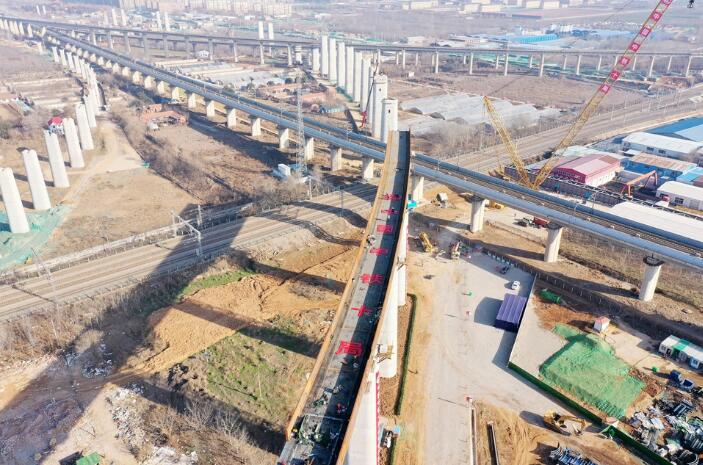 Shandong Section of Zhengzhou-Ji’nan High-speed Railway Successfully Over Crossed Beijing-Shanghai High-speed Railway