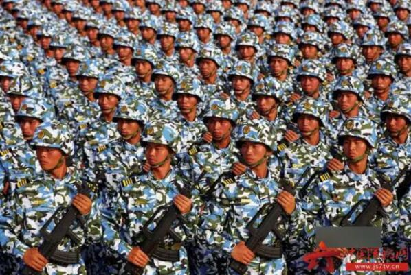 中国军人专属“潮服”上新!五分钟看懂我军作训服“进化史”