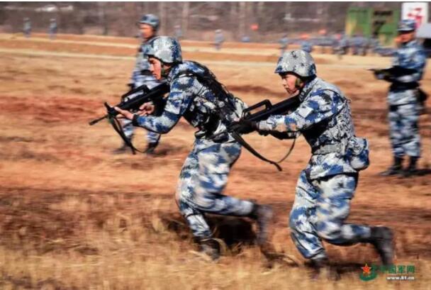 中国军人专属“潮服”上新!五分钟看懂我军作训服“进化史”