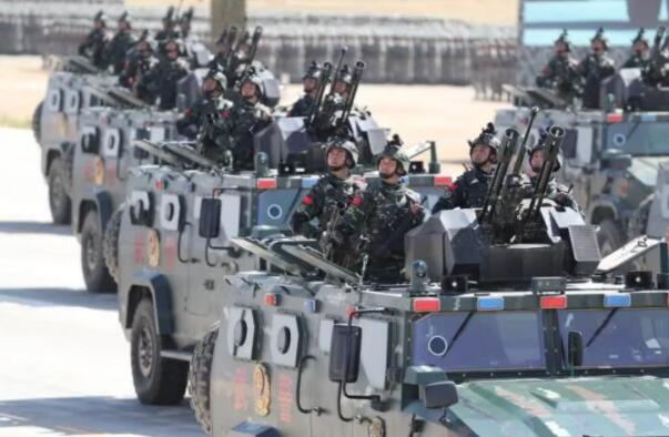 中国军人专属“潮服”上新!五分钟看懂我军作训服“进化史”