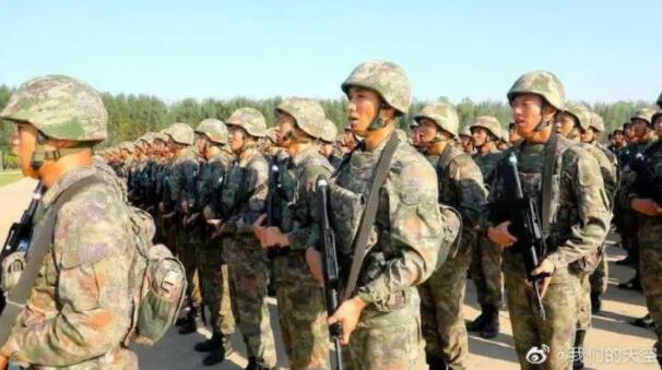 中国军人专属“潮服”上新!五分钟看懂我军作训服“进化史”