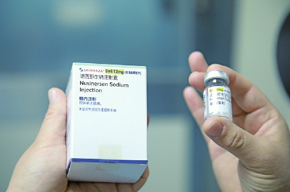 山东4岁男孩注射SMA靶向药入医保后全国首针 母亲：希望能够跟普通孩子一样上学