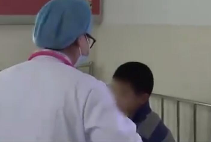 神奇！男孩腿疼20天:想念父母患心病 思念成疾原来是真的！