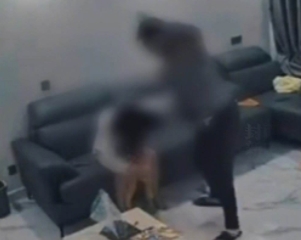 触目惊心！高管当孩子面暴打妻子 警方通报