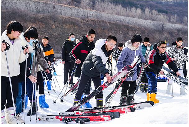 济南：“喜迎冬奥会、冰雪进校园”系列活动举行