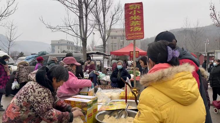 新春走基层（38）丨“沉浸式”赶大集：天冷人气旺 大集年味浓