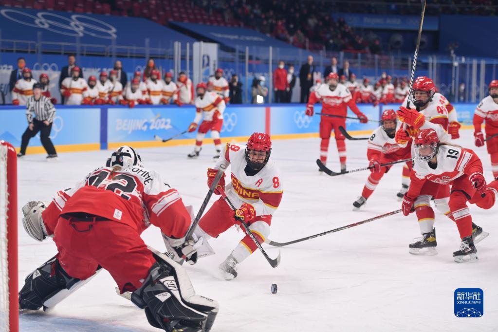 中国女冰获首胜 瑞士遭遇两连败