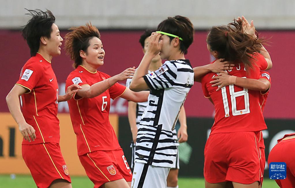 体育时评：向永不言弃的“铿锵玫瑰”精神致敬——写在中国女足重返亚洲之巅之际
