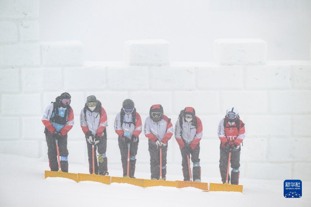 北京冬奥会女子坡障比赛推迟原因为能见度不佳