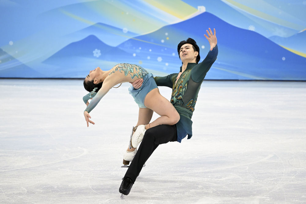 王诗玥/柳鑫宇以第12名刷新中国冰舞尘封30年的冬奥会最好成绩