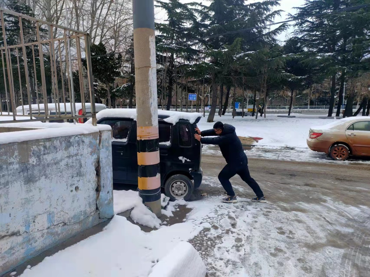 平安产险山东分公司：暴雪突袭，这群人尽显温情