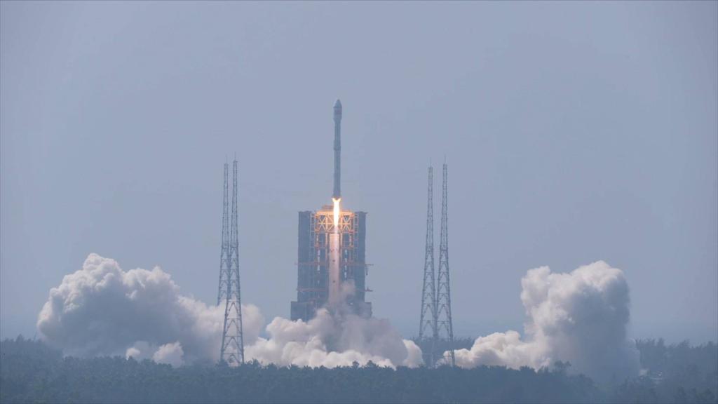 GLOBALink | China's new-generation rocket sends 22 satellites into space in record-setting mission