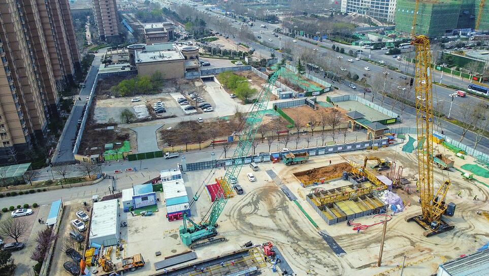 西客站片区轨道交通4号线再增围挡施工