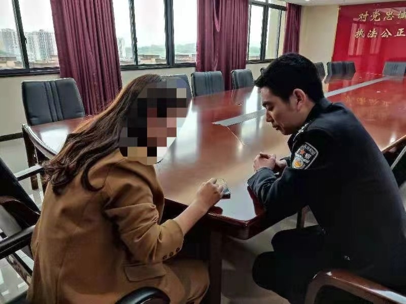 神级反诈“话疗” 高情商小姐姐把骗子聊到想自首