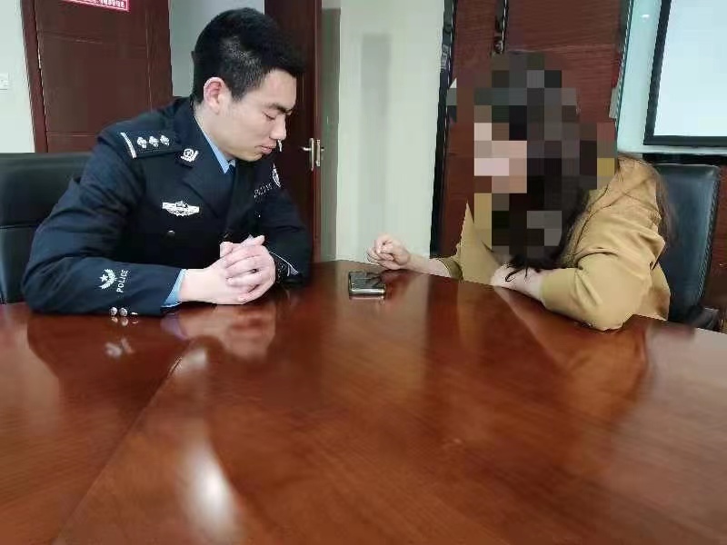 神级反诈“话疗” 高情商小姐姐把骗子聊到想自首