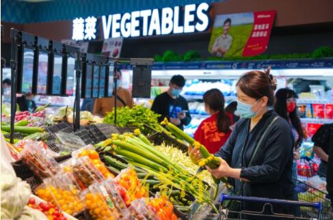 新黄河记者探访历下区家家悦、银座超市,蔬菜堆满货架 物资供应不断