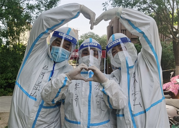 五四精神薪火相传 防疫路上挥洒青春