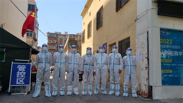 五四精神薪火相传 防疫路上挥洒青春