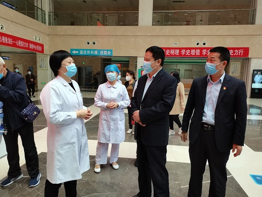 建行德州乐陵支行：5.12护士节送慰问